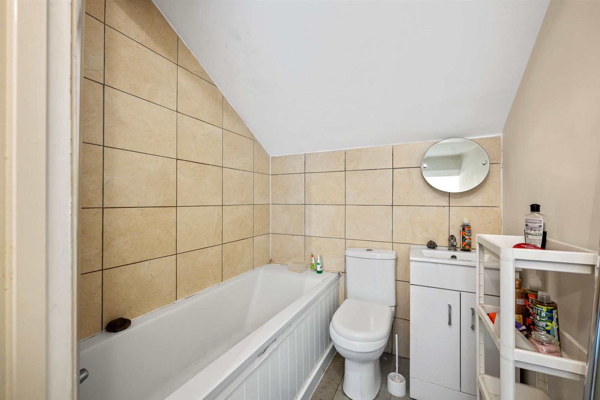 3 bed house for sale in Plum Lane, London 10