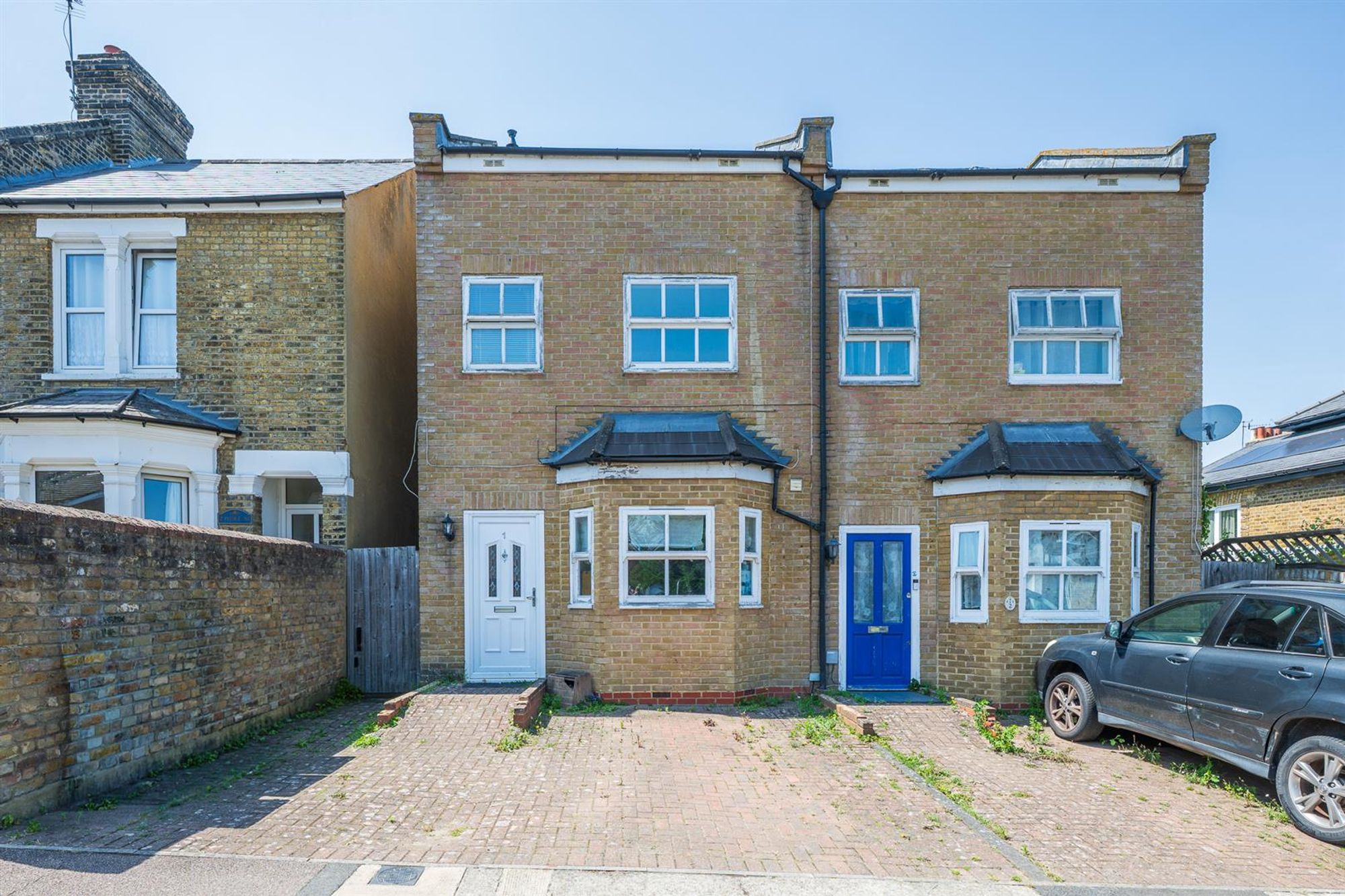 3 bed house for sale in Plum Lane, London  - Property Image 1