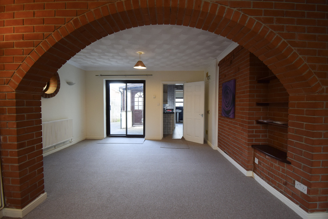 3 bed house to rent in Northfield Gardens, Wymondham 2