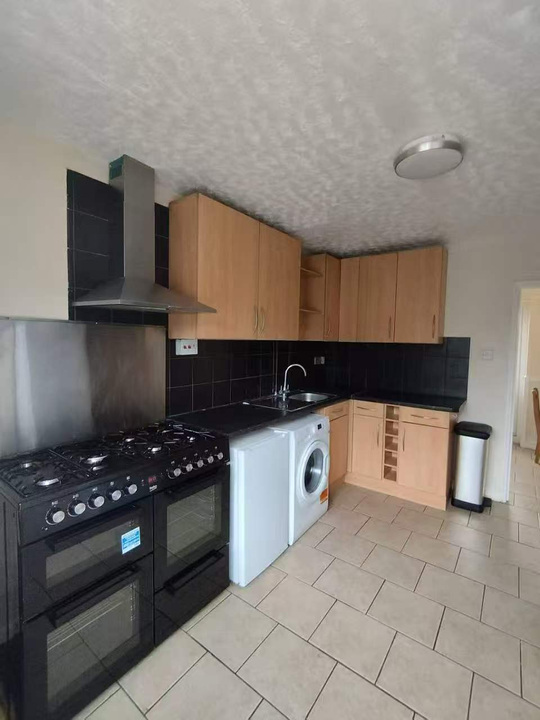 4 bed semi-detached house to rent in Ramsey Close, Norwich, Norfolk  - Property Image 2