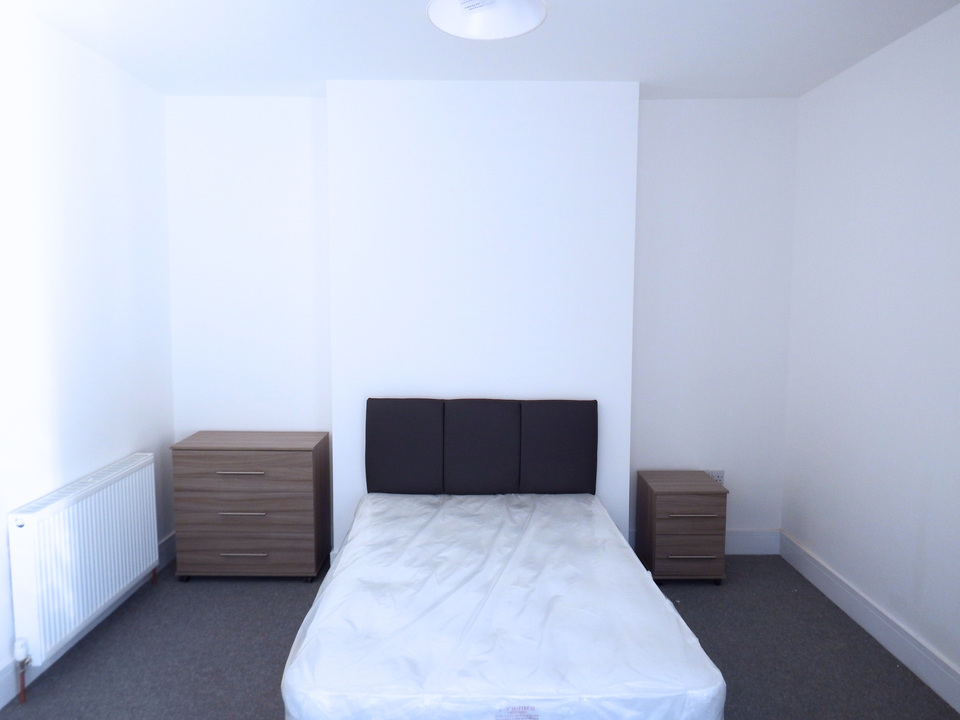 1 bed house of multiple occupation to rent in Walpole Road, Great Yarmouth, Norfolk  - Property Image 2