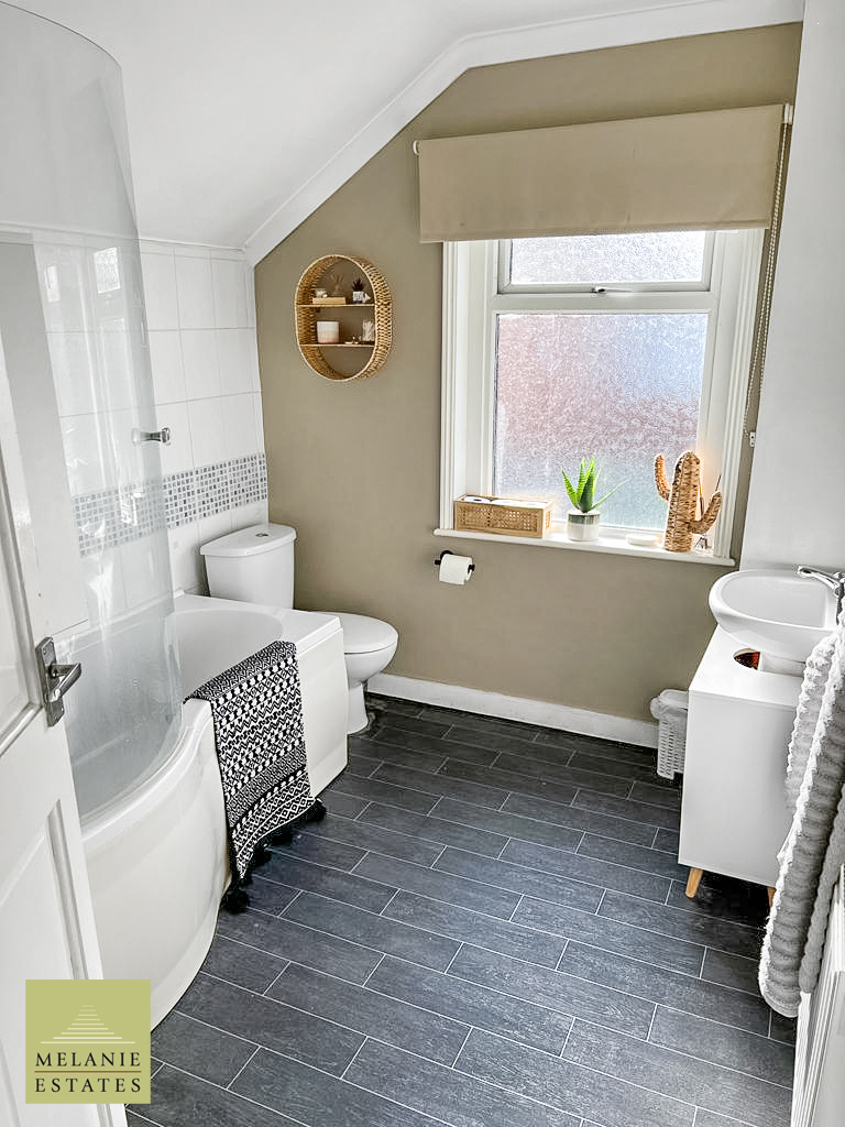 2 bed terraced house to rent in Avenue Road, Gorleston, Great Yarmouth 2