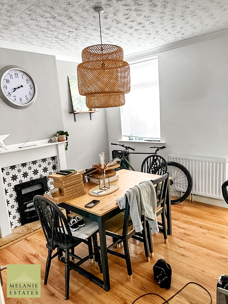 2 bed terraced house to rent in Avenue Road, Gorleston, Great Yarmouth  - Property Image 1