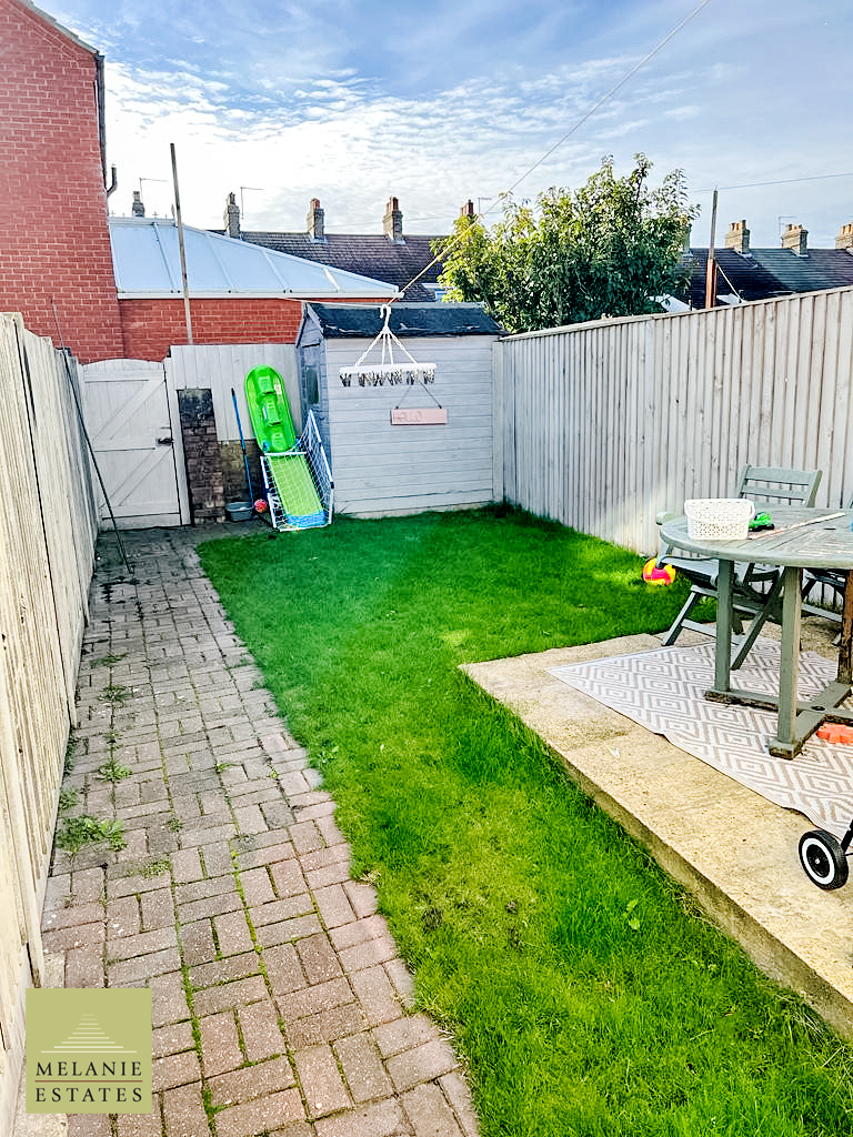 2 bed terraced house to rent in Avenue Road, Gorleston, Great Yarmouth  - Property Image 9