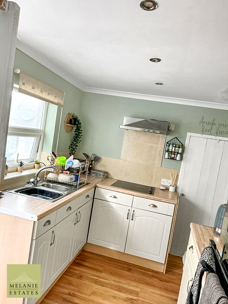 2 bed terraced house to rent in Avenue Road, Gorleston, Great Yarmouth 9