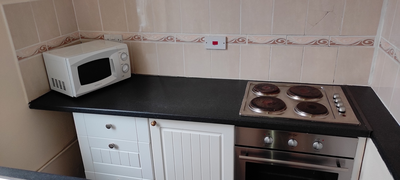 1 bed studio flat to rent in North Quay, Great Yarmouth 1
