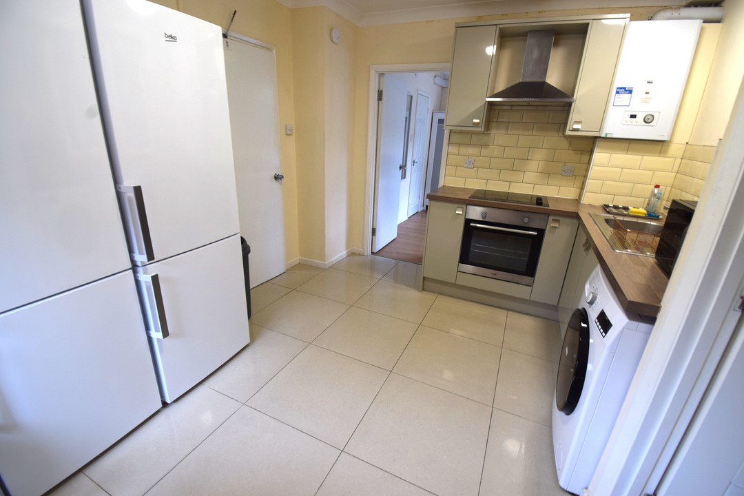 5 bed semi-detached house to rent in Rooms at Brereton Close, Norwich, Norfolk  - Property Image 4