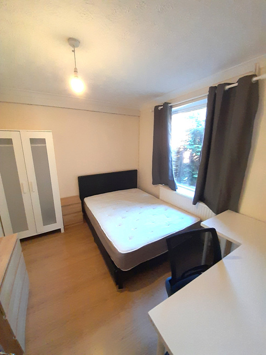5 bed semi-detached house to rent in Rooms at Brereton Close, Norwich, Norfolk  - Property Image 9