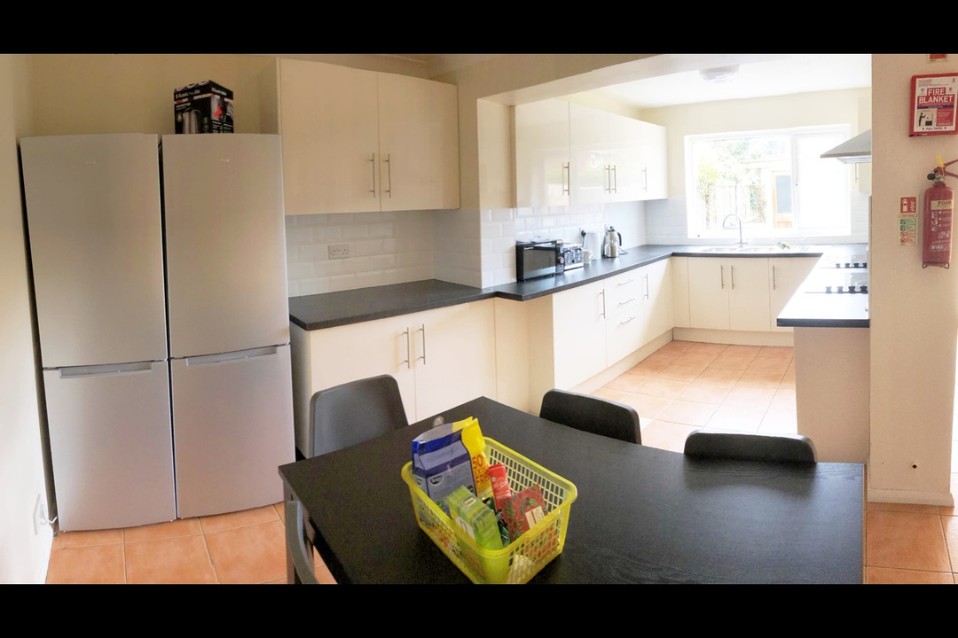 6 bed semi-detached house to rent in Leng Crescent, Norwich, Norfolk  - Property Image 2