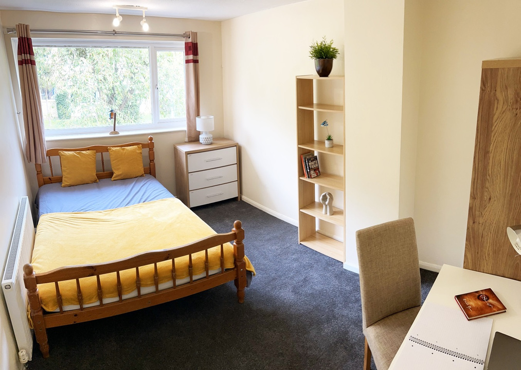 6 bed semi-detached house to rent in Leng Crescent, Norwich, Norfolk  - Property Image 9