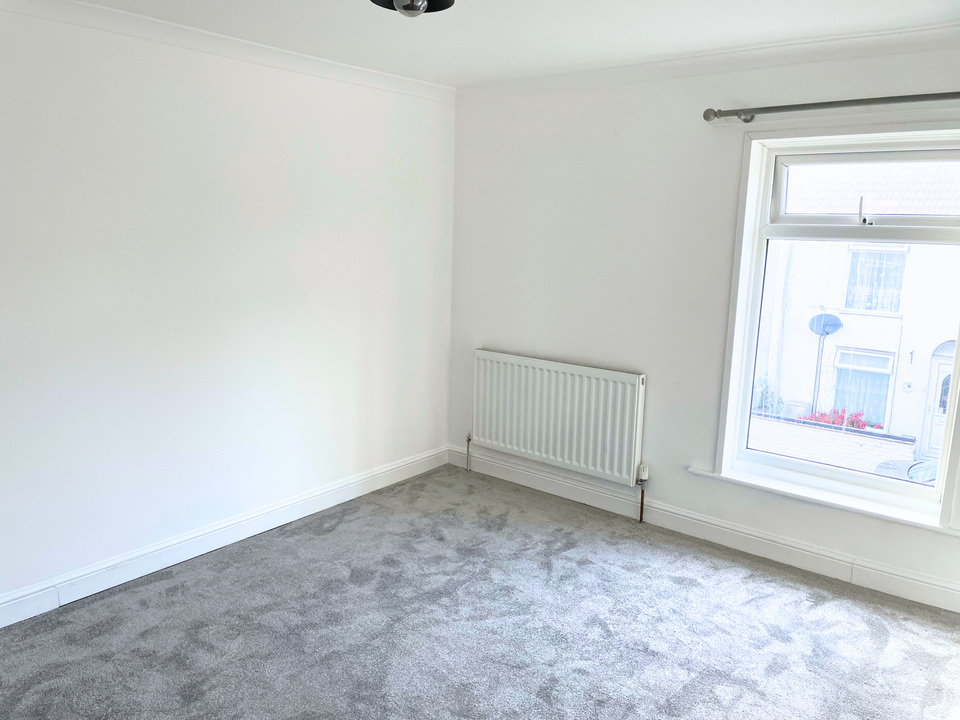 Terraced house to rent in Lower Cliff Road, Gorleston - Property Image 8