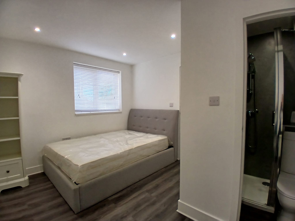 5 bed terraced house to rent in Harmer Road, Norwich 12