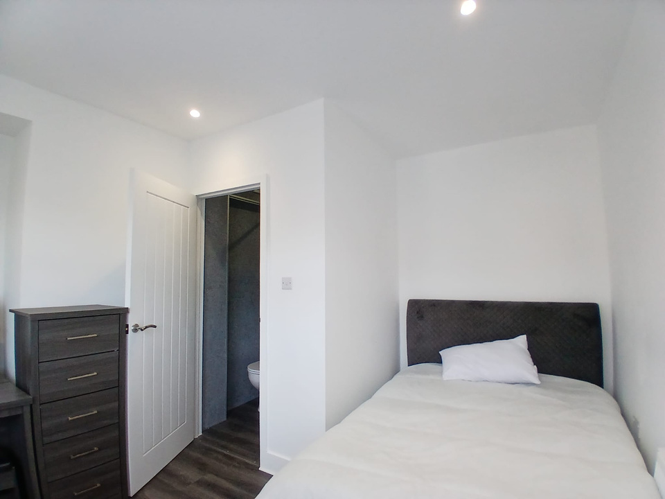 5 bed terraced house to rent in Harmer Road, Norwich 16