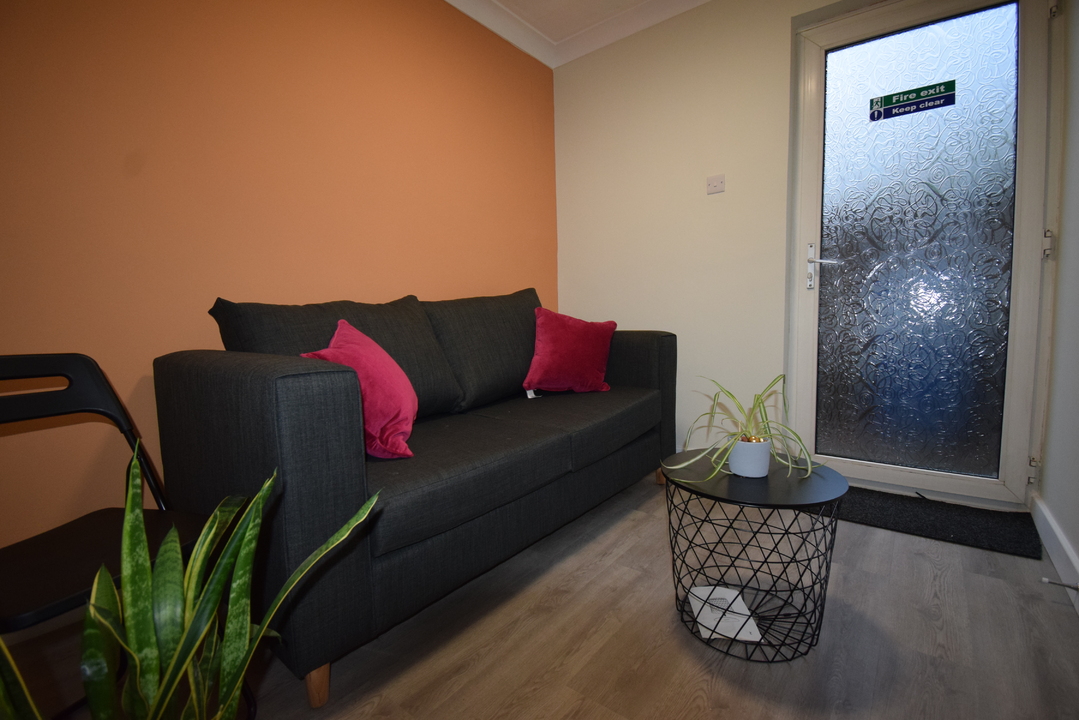 5 bed terraced house to rent in Northfields, Norwich  - Property Image 2