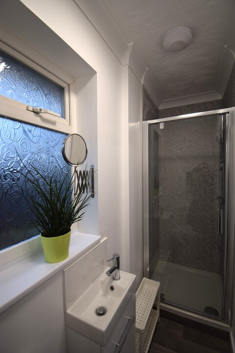 5 bed terraced house to rent in Northfields, Norwich 6