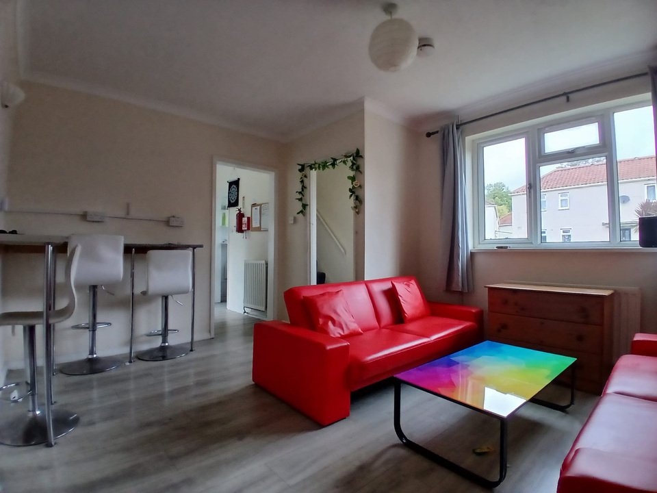 4 bed semi-detached house to rent in Close, Norwich - Property Image 1