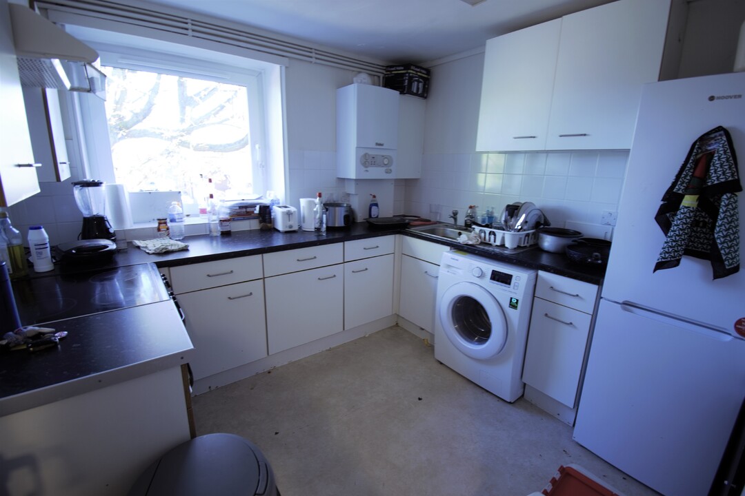 3 bed apartment to rent in Upton Road, Norwich 4