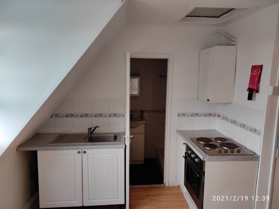 Studio flat to rent in North Quay, Great Yarmouth 4