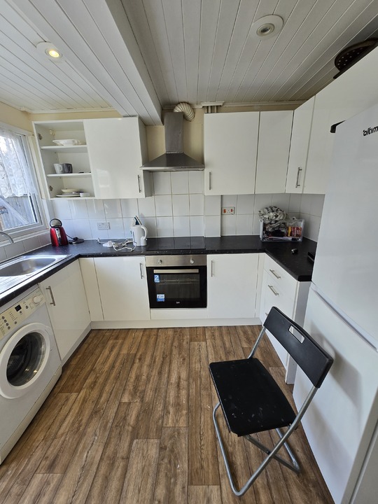 4 bed terraced house to rent in Lound Road, Norwich  - Property Image 1