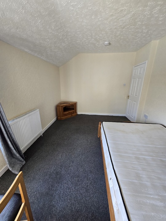 4 bed terraced house to rent in Lound Road, Norwich  - Property Image 13