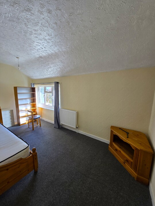 4 bed terraced house to rent in Lound Road, Norwich  - Property Image 3