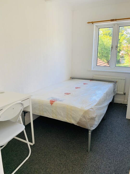 5 bed semi-detached house to rent in Earlham Green Lane, Norwich, Norfolk 7