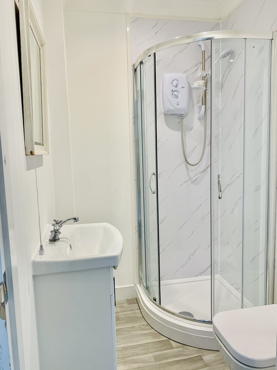 5 bed semi-detached house to rent in Earlham Green Lane, Norwich, Norfolk  - Property Image 5