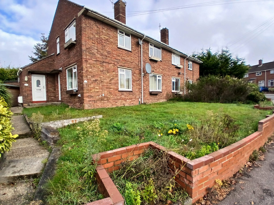 2 bed apartment for sale in Rider Haggard Road, Norwich - Property Image 1