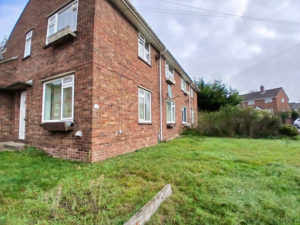 2 bed apartment for sale in Rider Haggard Road, Norwich  - Property Image 3