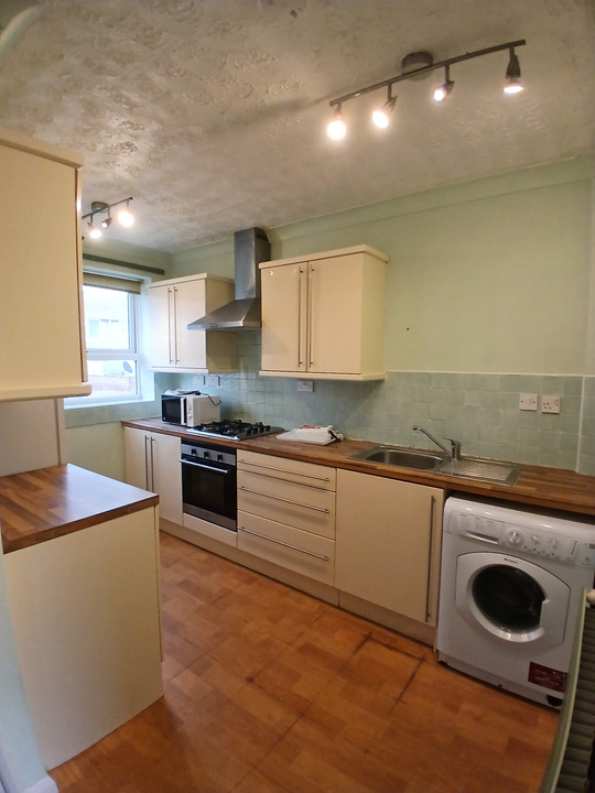 4 bed house to rent in Stevenson Road, Norwich 1