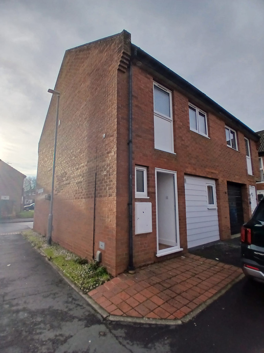 4 bed end of terrace house to rent in Brampton Court, Norwich  - Property Image 2