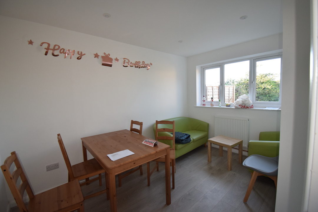 4 bed semi-detached bungalow to rent in Bek Close, Norwich  - Property Image 3