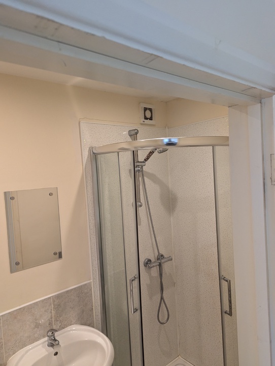 1 bed house of multiple occupation to rent in York Road, Great Yarmouth, Norfolk  - Property Image 3