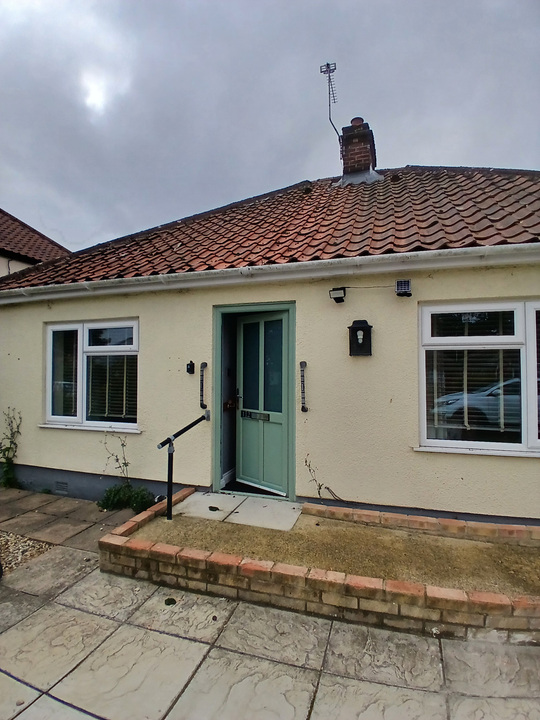 3 bed bungalow to rent in Mayfield Avenue, Norwich, NR6 