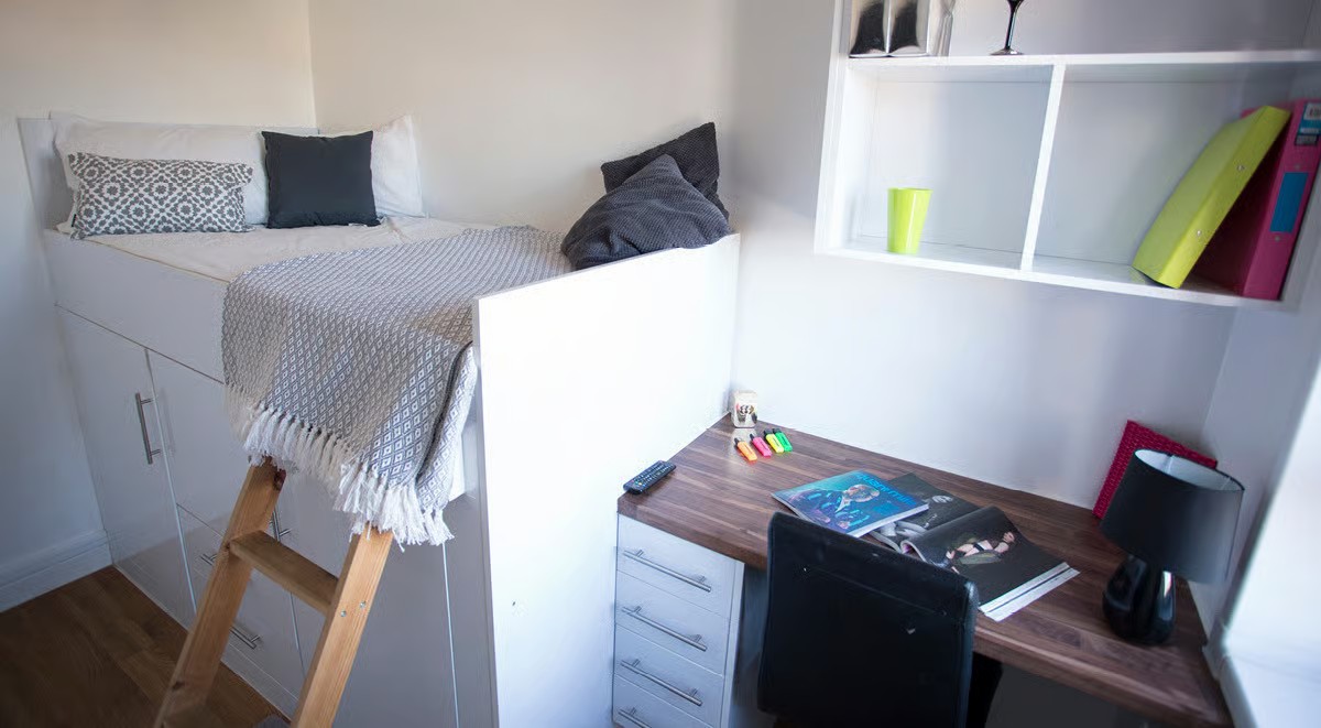 1 bed studio flat to rent in Surrey Quays Landale House, 101 Lower Road, London - Property Image 1