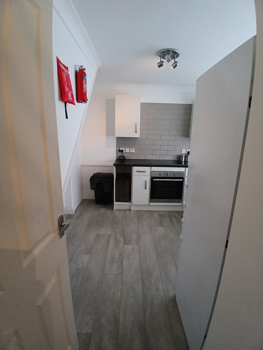 3 bed end of terrace house to rent in Knowland Grove, Norwich, Norfolk  - Property Image 5
