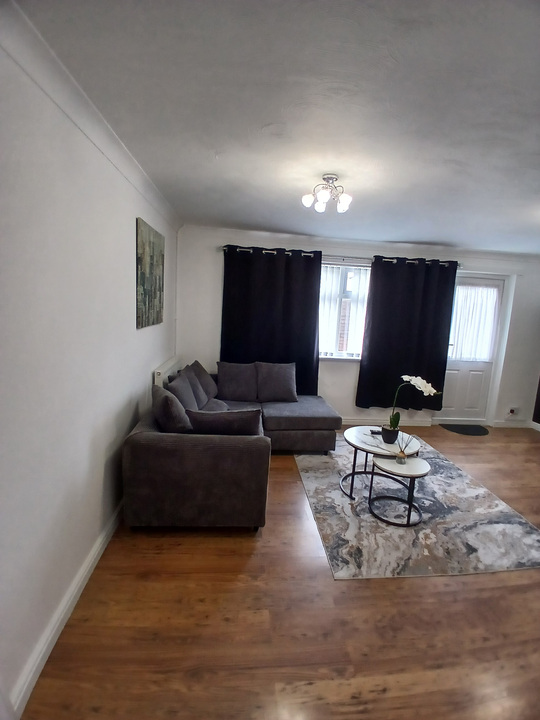 3 bed end of terrace house to rent in Knowland Grove, Norwich, Norfolk  - Property Image 9