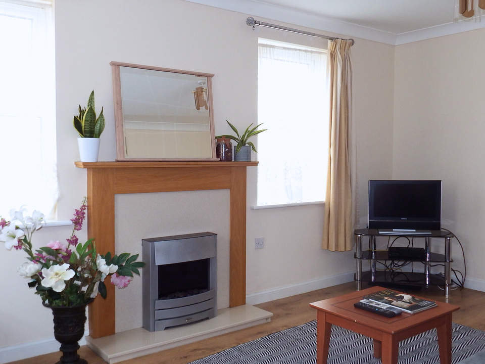 3 bed detached house to rent in Salk Road, Gorleston, Norfolk 1