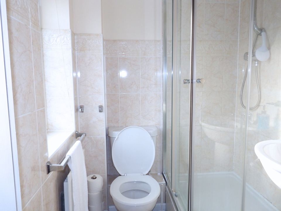 3 bed detached house to rent in Salk Road, Gorleston, Norfolk 10