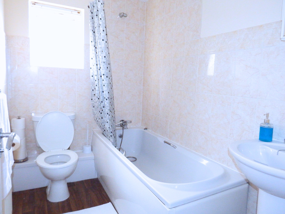 3 bed detached house to rent in Salk Road, Gorleston, Norfolk  - Property Image 12