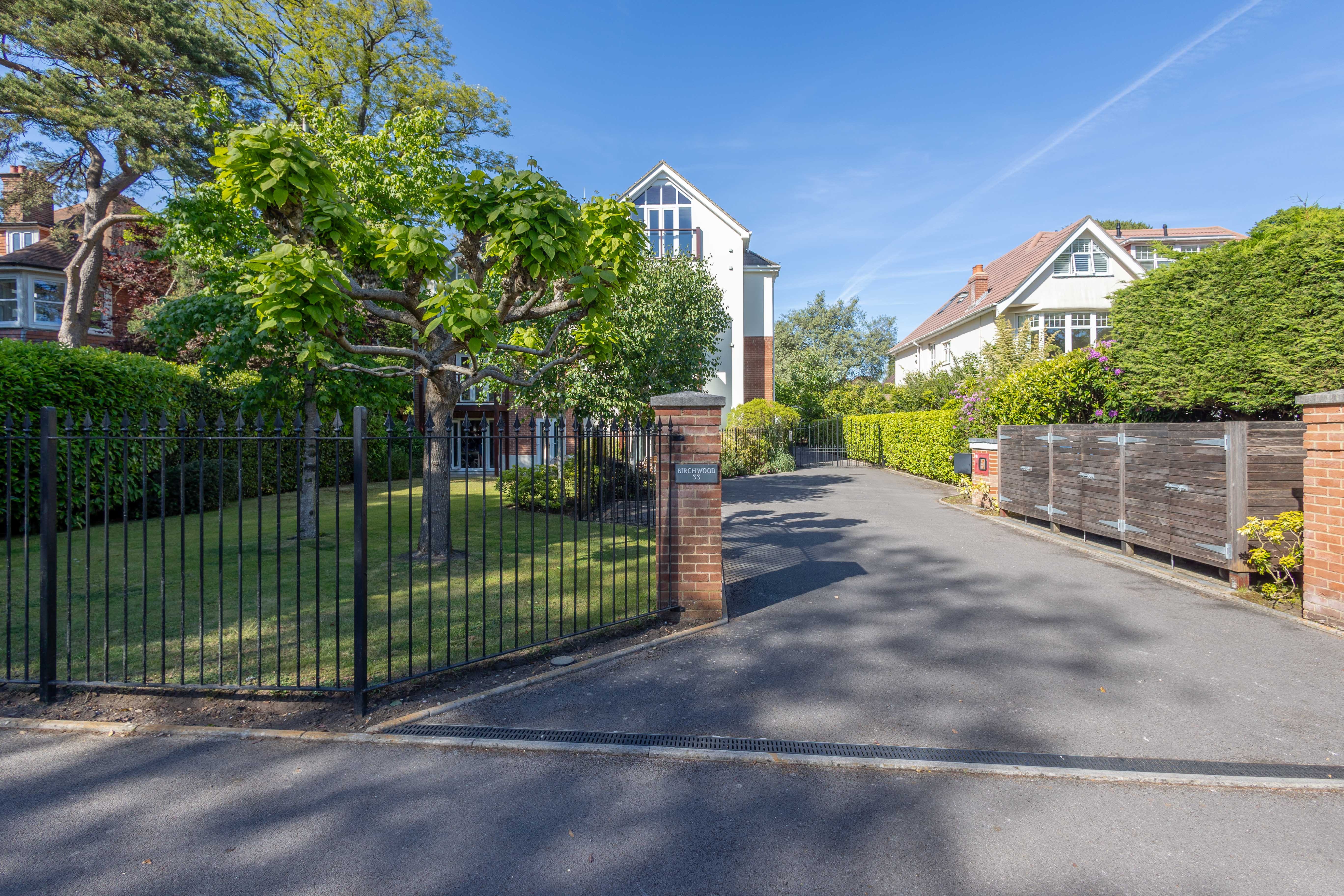 2 bed flat to rent in Spur Hill Avenue, Lower Parkstone , BH14 12