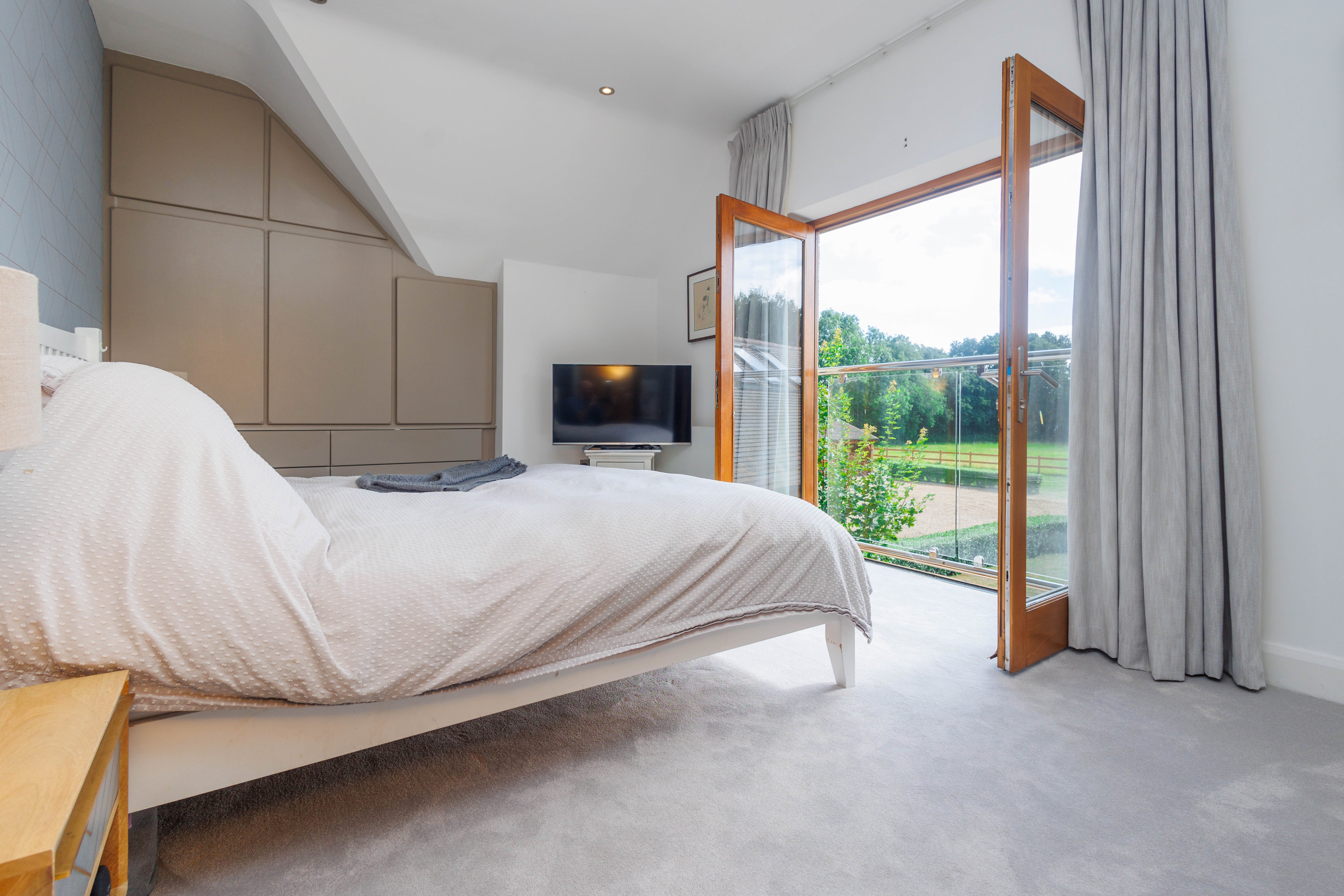 5 bed detached house to rent in Muscliffe Lane, Bournemouth, BH9 21