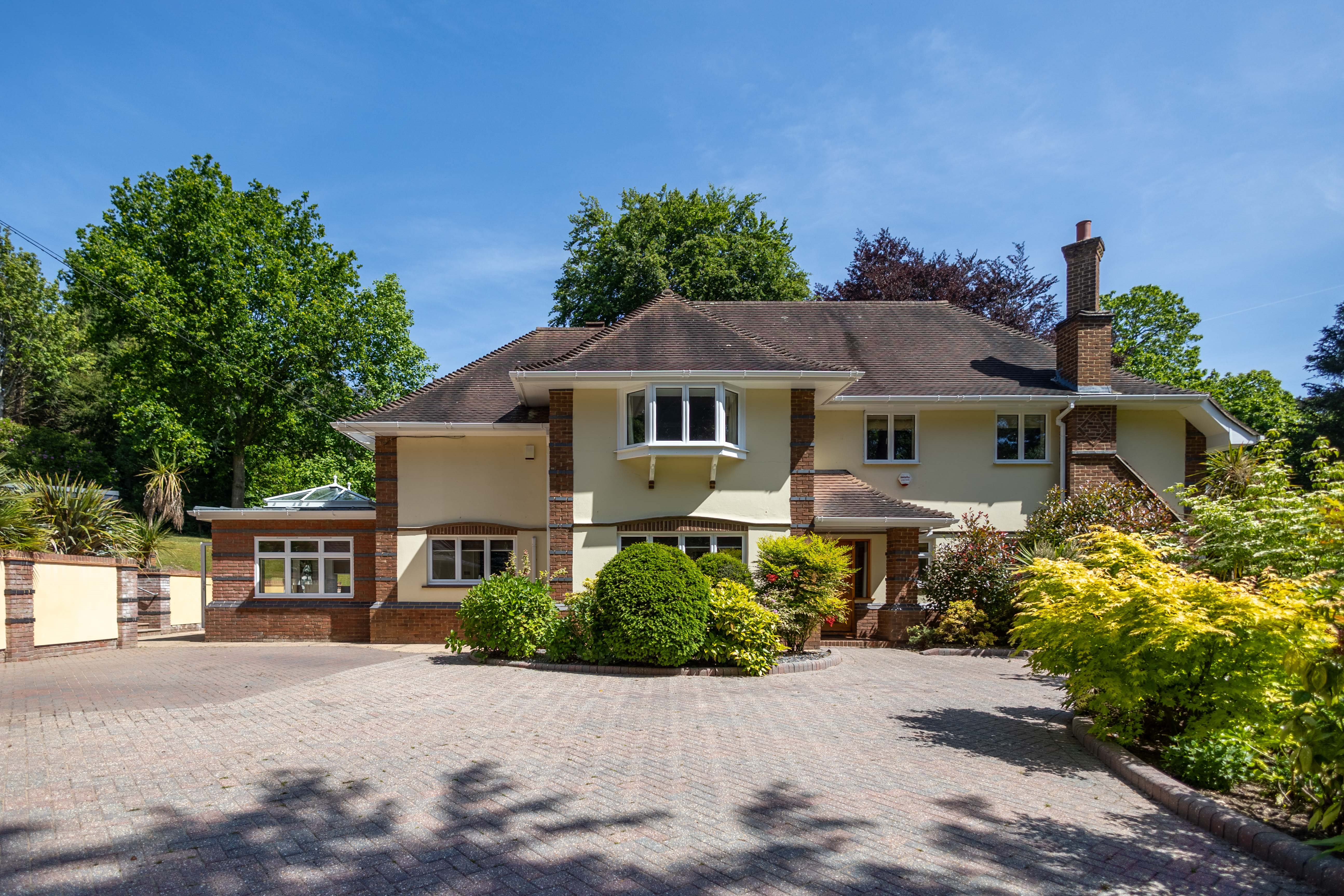 5 bed detached house to rent in Mornish Road, , BH13 2