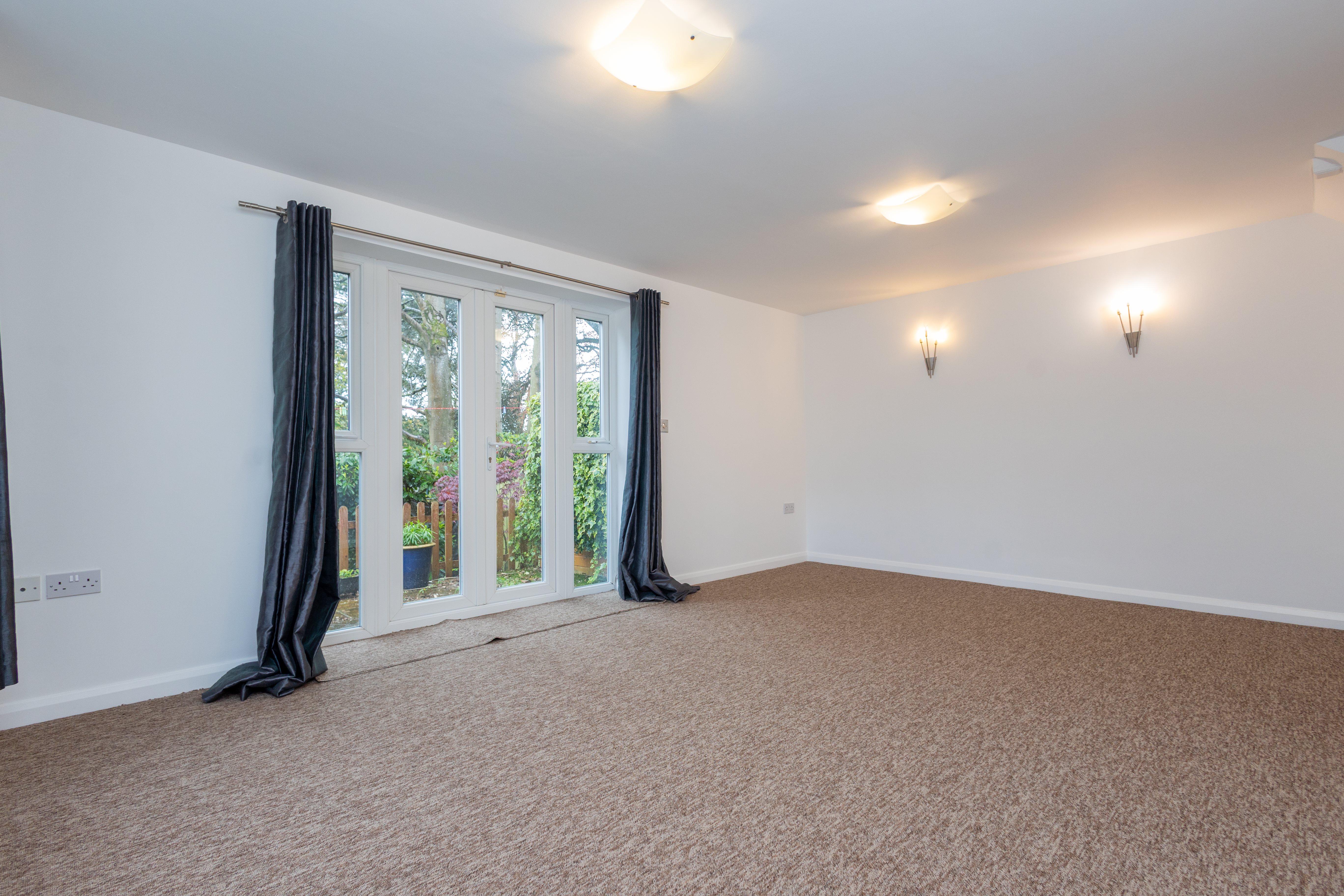 4 bed mews house to rent in Alexandra Mews, Langdon Road, BH14 2