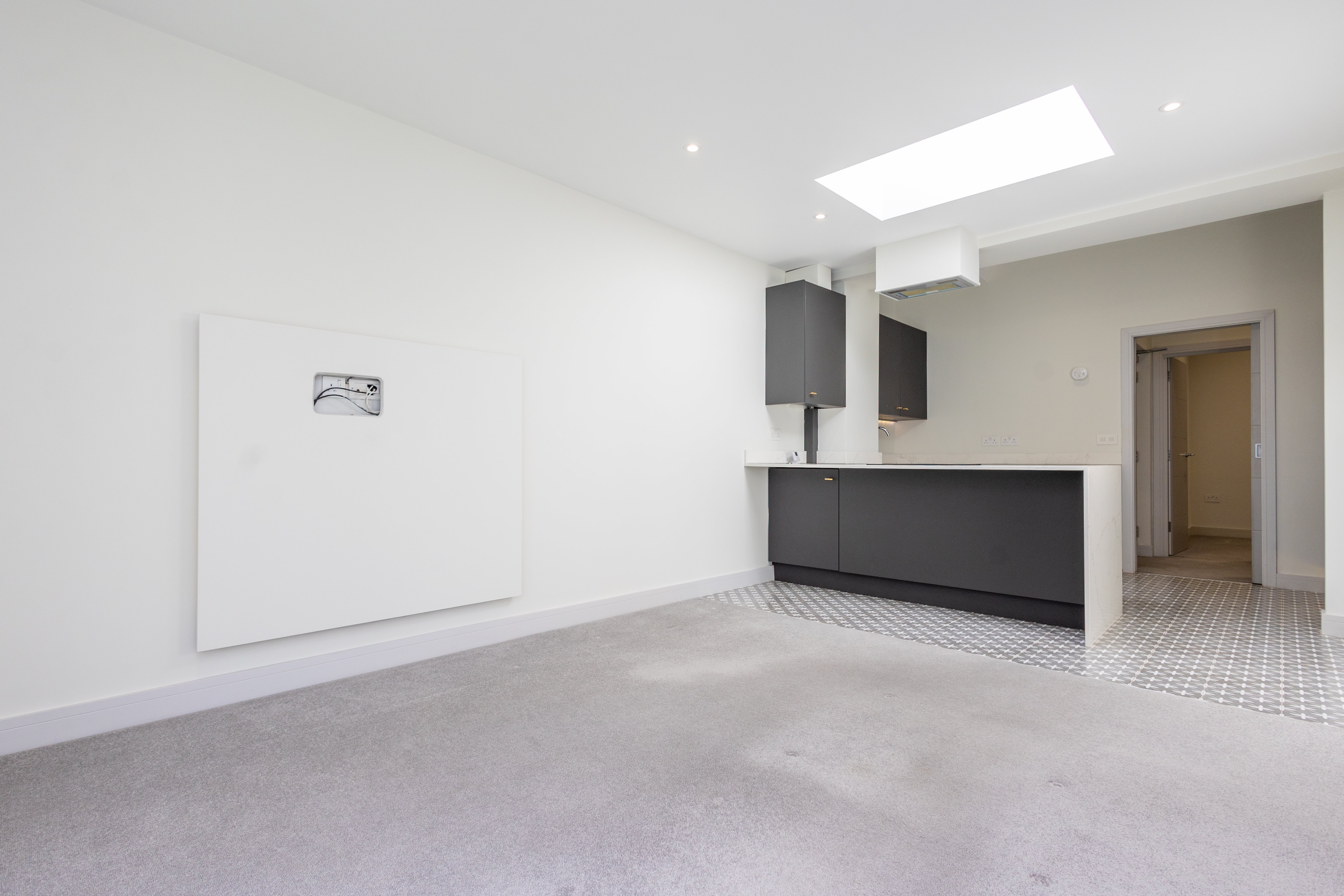 2 bed flat to rent in Alumhurst Road, Westbourne, BH4 4