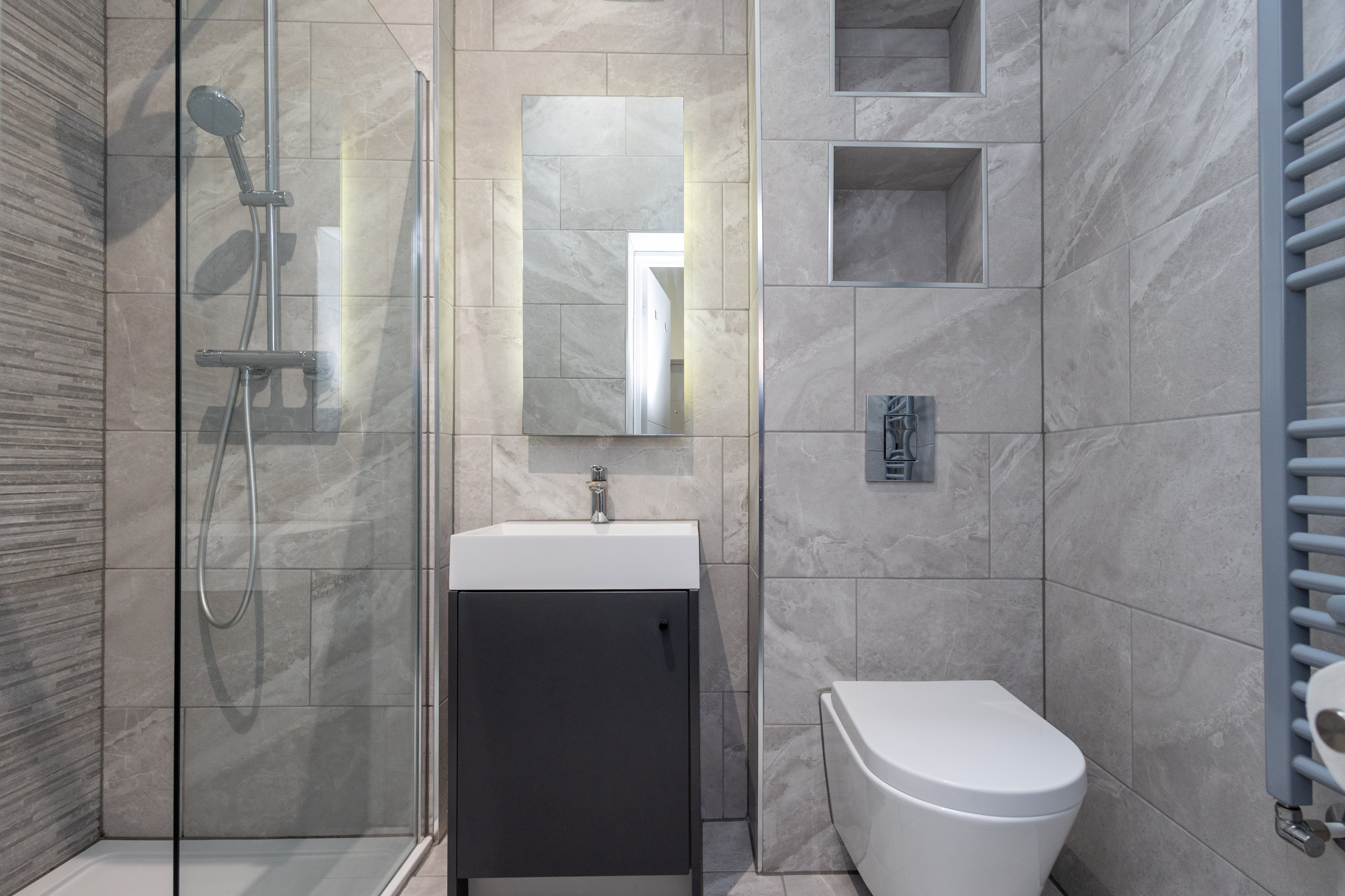 2 bed flat to rent in Alumhurst Road, Westbourne, BH4 9