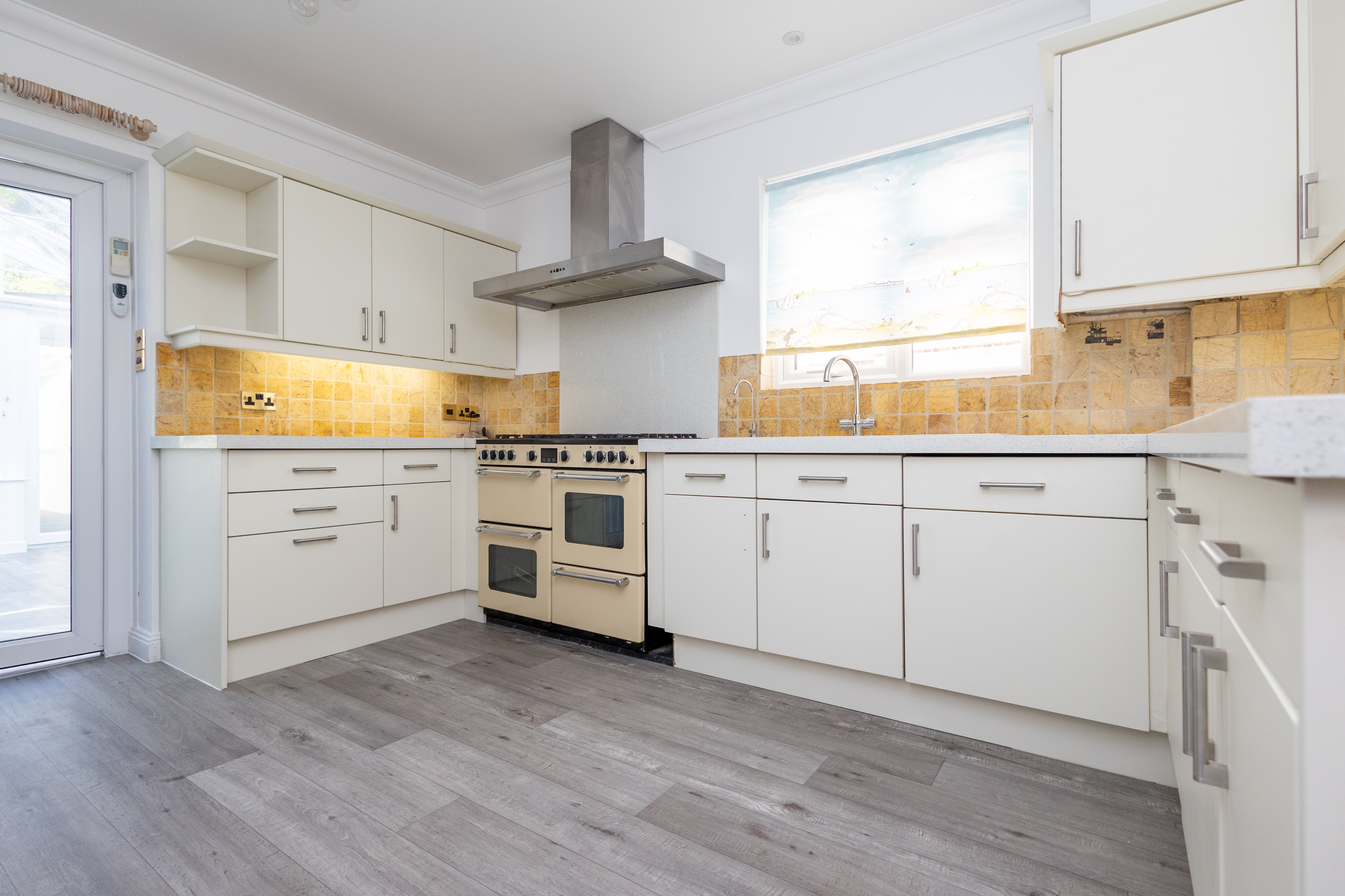 4 bed detached house to rent in Compton Avenue, Poole, BH14  - Property Image 3