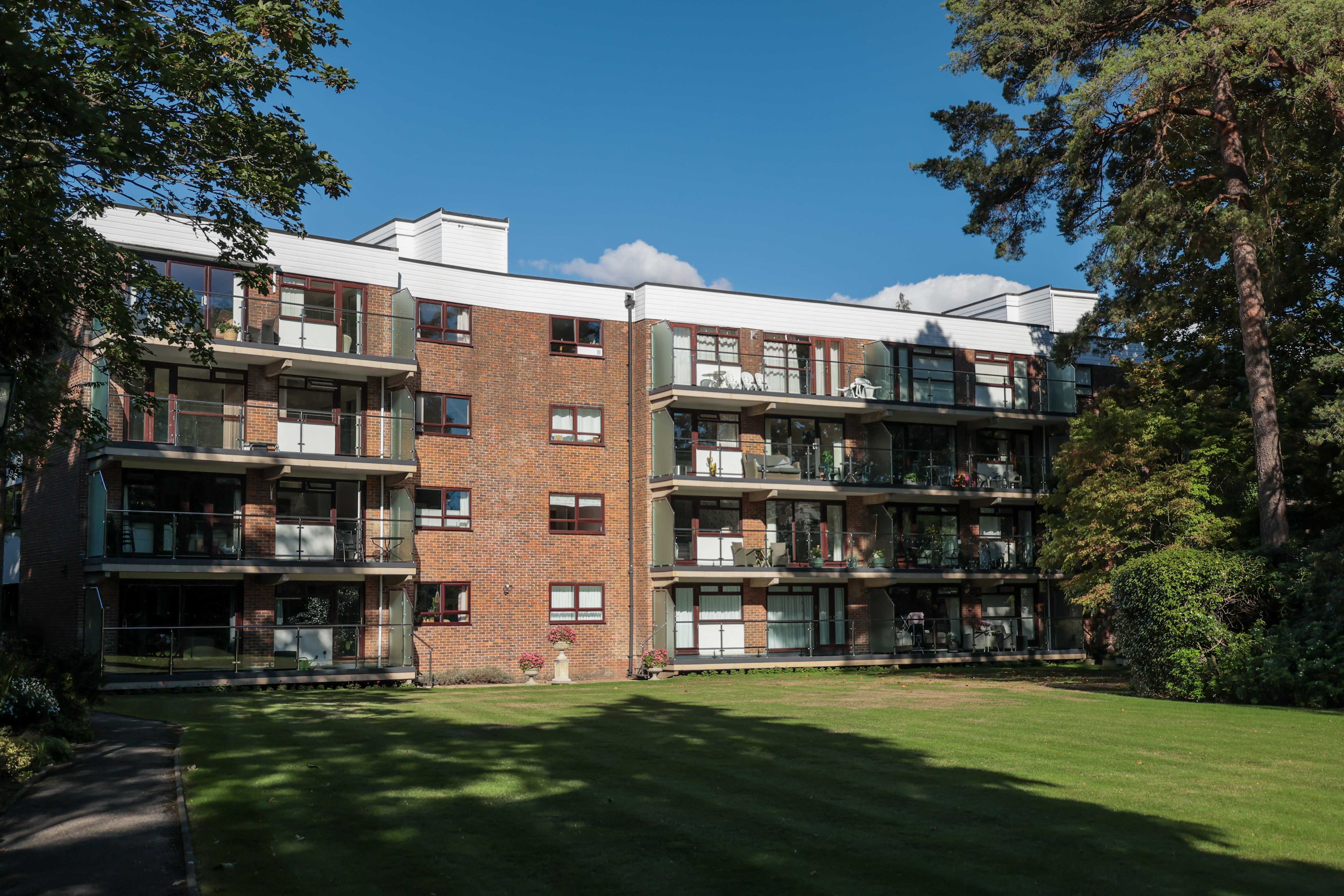 3 bed flat to rent in Western Road, Canford Cliffs, BH13  - Property Image 12