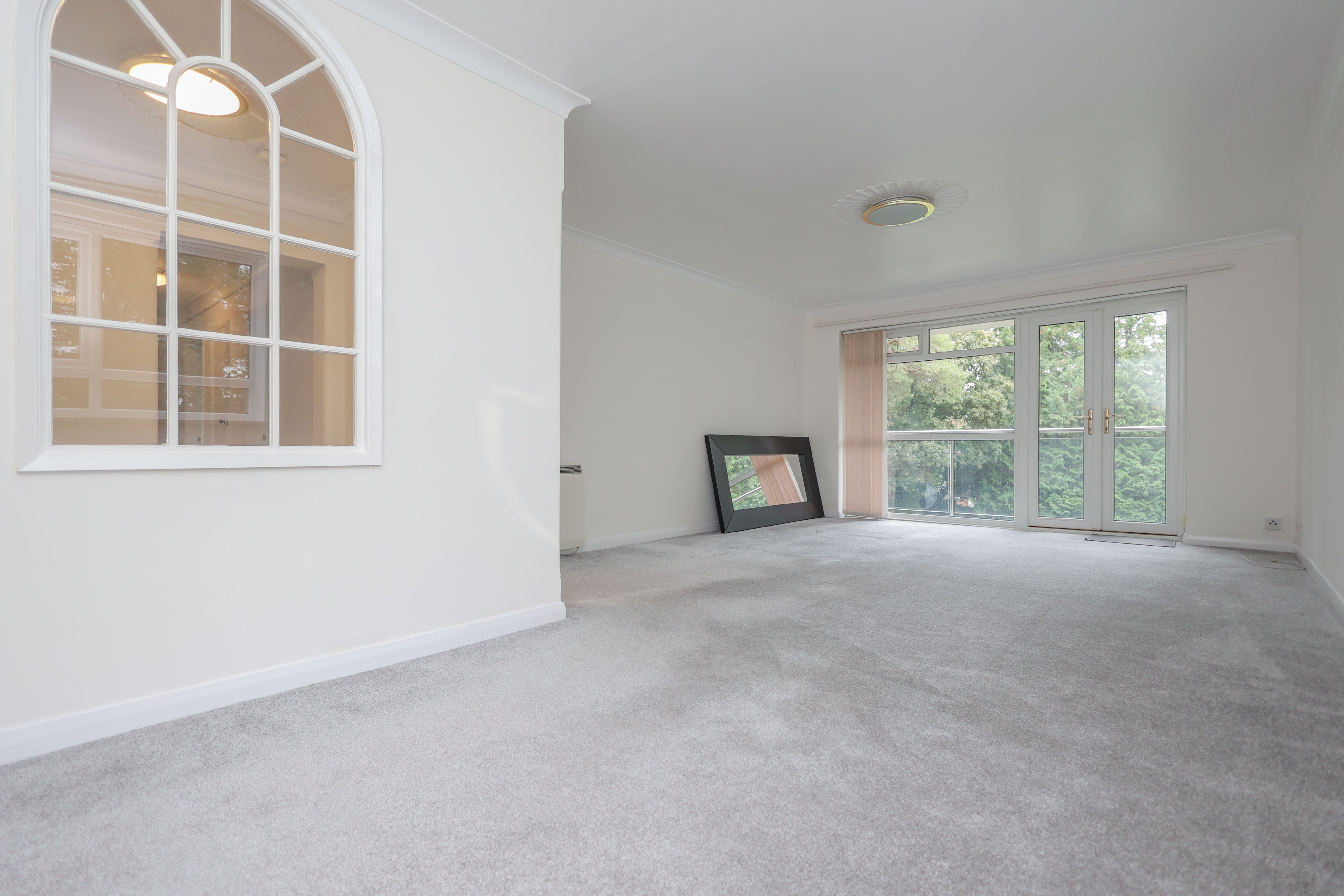 3 bed flat to rent in Western Road, Canford Cliffs, BH13 2