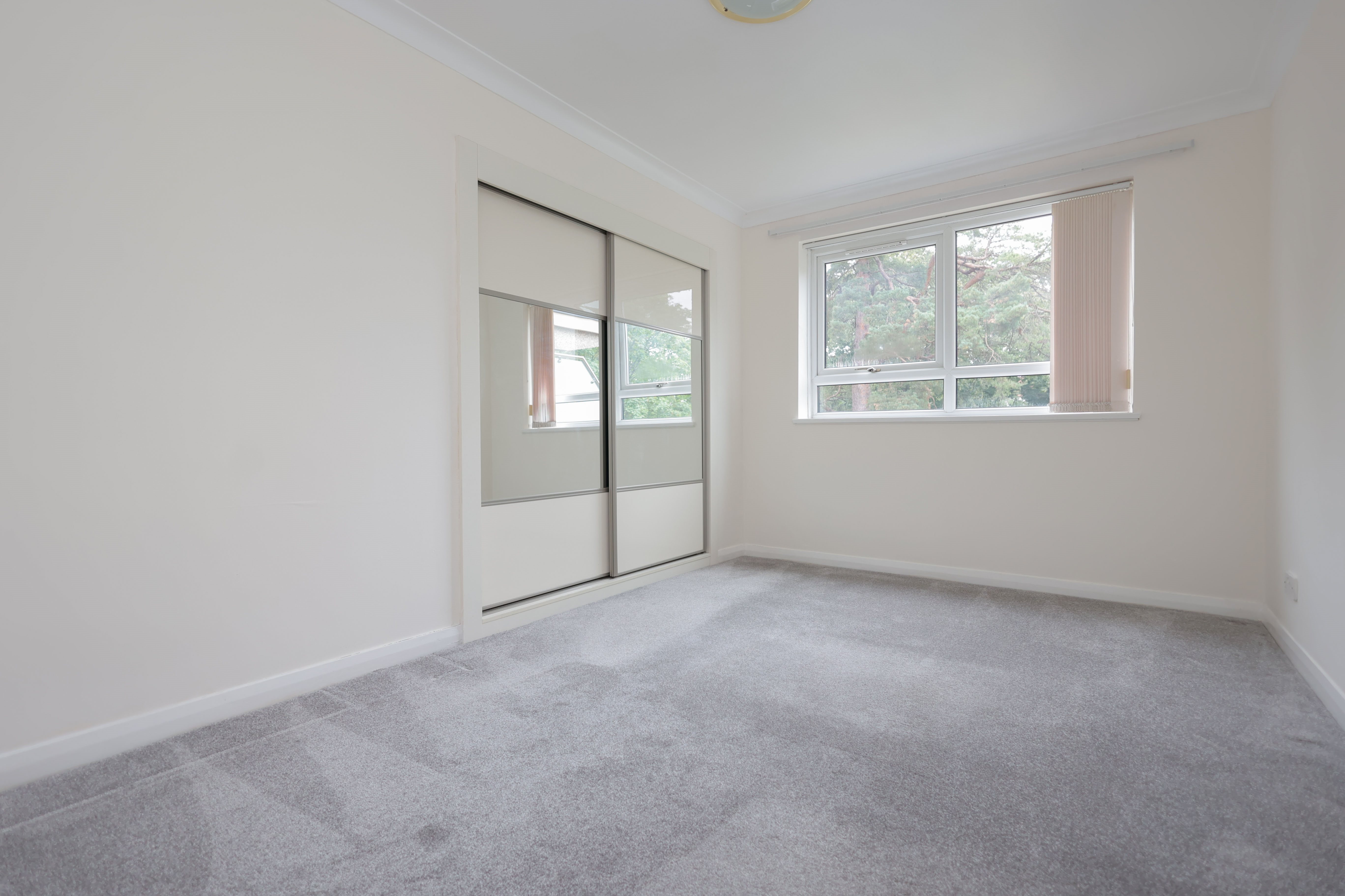 3 bed flat to rent in Western Road, Canford Cliffs, BH13 8